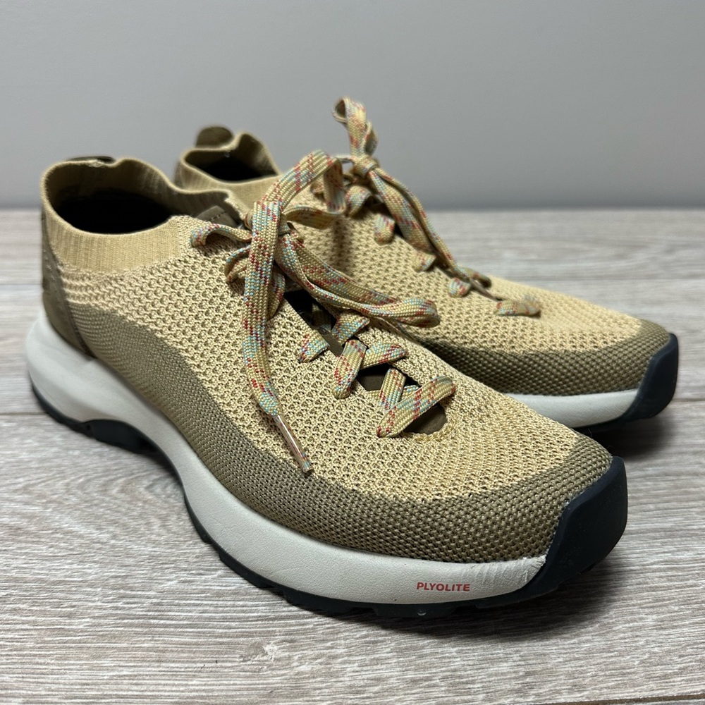 Danner Caprine Low Lifestyle Suede Vibram Hiking Shoe Womens 7.5 Summer Wheat